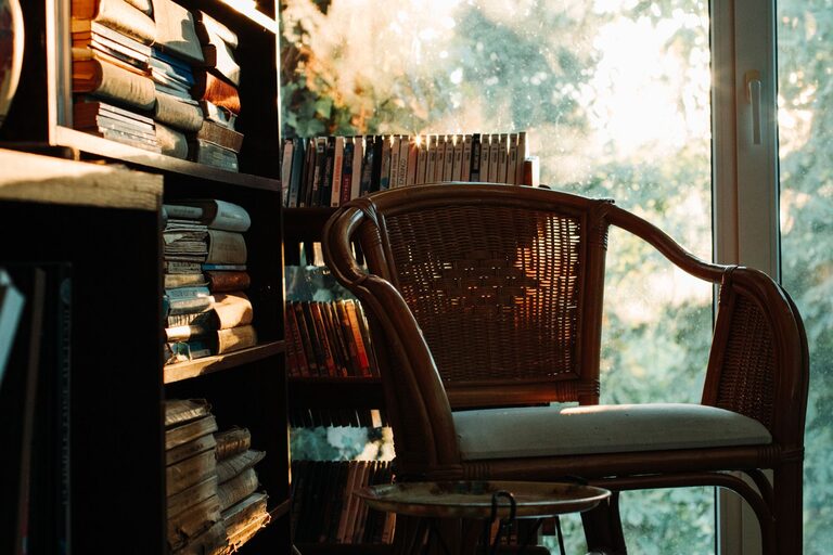 Tips for Creating a Cozy Reading Nook at Home